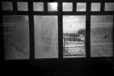 153-8-Montreal-2022-Kentmere-@400-Plastic-Camera_Nik153_8-Montreal-Station-Window
