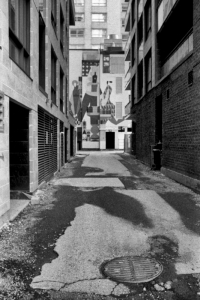 155-23-Montreal-2022-Ilford-HP5@1600_-Alley