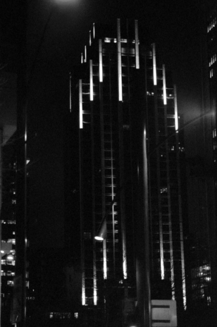 168_1-Montreal-2023-May-HP5-@1600_1168_1-Building-Night-Montreal
